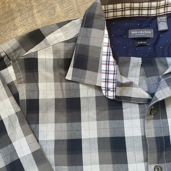 Van Heusen long-sleeve button-down shirt - Picture 2 of 4